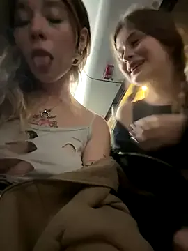 Mimiumuy live performer